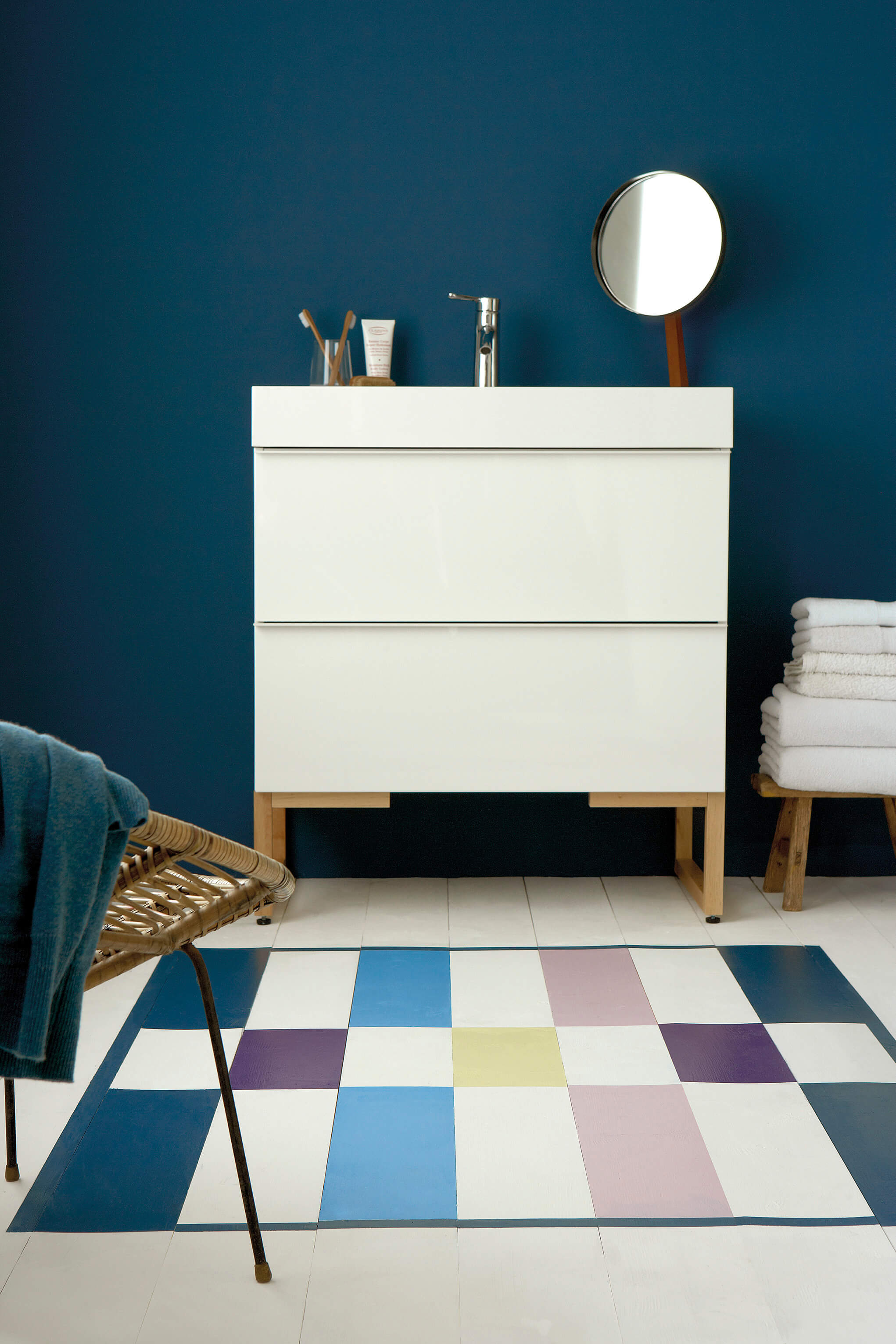 Bathroom painted in Little Greene Hicks' Blue