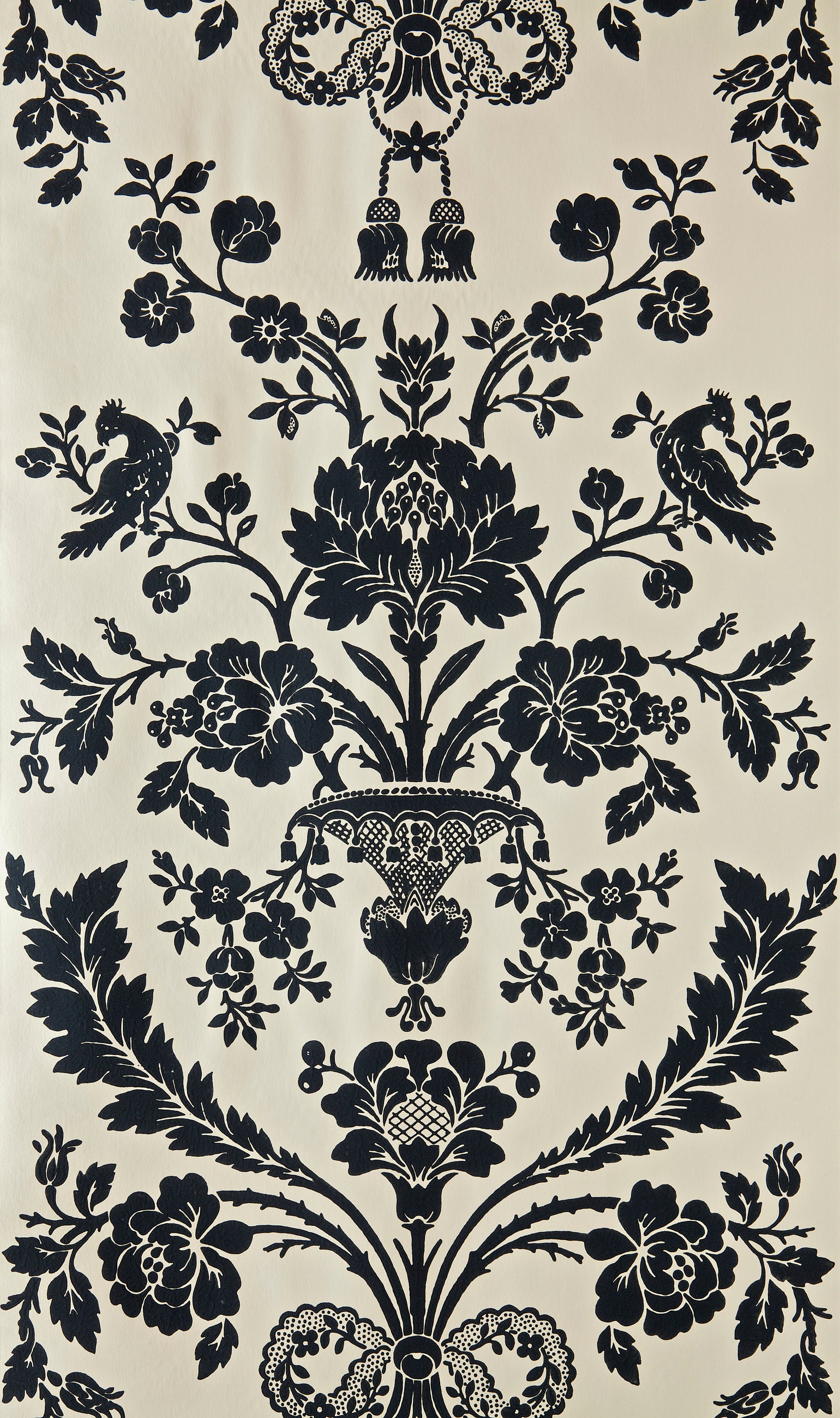 St Antoine 910 by Farrow & Ball - luxury paint & wallpaper