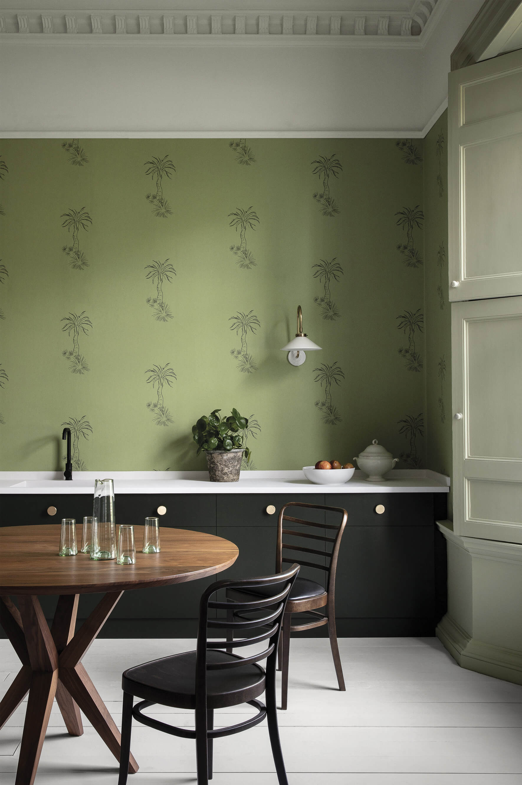 Lighthouse Palm - Chelsea Green by Paint & Paper Library - luxury wallpaper